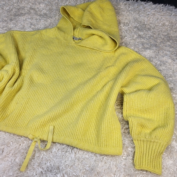 American Eagle Women's Crop Top Sweater, Yellow, Medium (See desc..) - Picture 3 of 10
